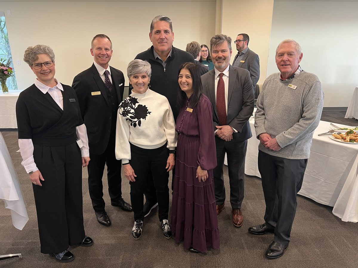 A beautiful Board Trustee Reception at ESC to celebrate &amp; show our appreciation to community organizations &amp; partner groups who support all 32 of our schools. Thank You all for coming - we value all your support for <a href="/NVSD44/">School District 44</a> Check out our Community Report ow.ly/zRO250IfzFS