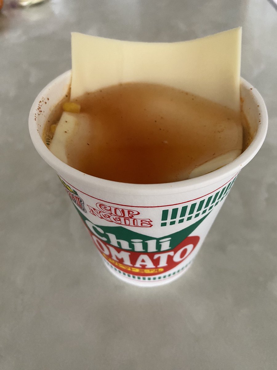 チリトマにぃ！！チーズで蓋をしたぁぁぁぁ！！！！チーズが沈んで見映えが悪くなったぁぁぁ！！