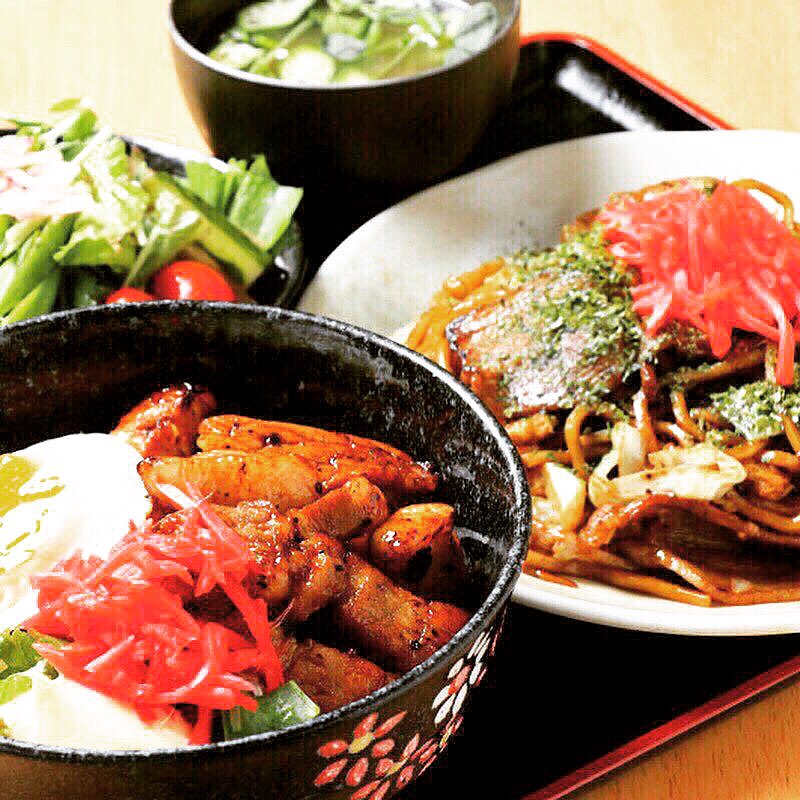 crazybenchan's tweet photo. 本日3/14(金)の日替わりは担々麻婆豆腐。ご飯かラーメンか選べます。あと30分でラストオーダーです。お早めにお越し下さい！

#ダイニングベン
#担々麻婆豆腐
#麻婆麺
#本町
#食堂
#前橋
#前橋ランチ https://t.co/7F3Z9snJx6