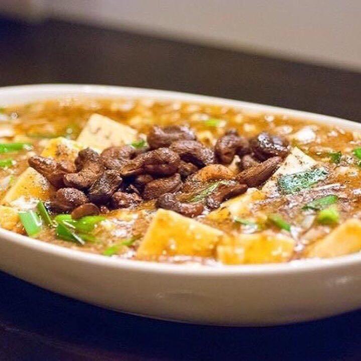 crazybenchan's tweet photo. 本日3/14(金)の日替わりは担々麻婆豆腐。ご飯かラーメンか選べます。あと30分でラストオーダーです。お早めにお越し下さい！

#ダイニングベン
#担々麻婆豆腐
#麻婆麺
#本町
#食堂
#前橋
#前橋ランチ https://t.co/7F3Z9snJx6