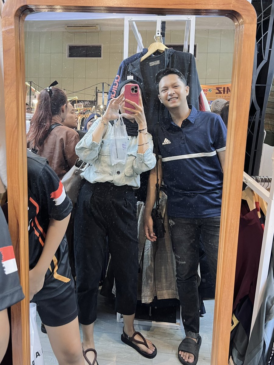 arrllinaa's tweet photo. lama ga mampir, nitip miror selfi kite yaw💓 https://t.co/wUAEZpjkqD