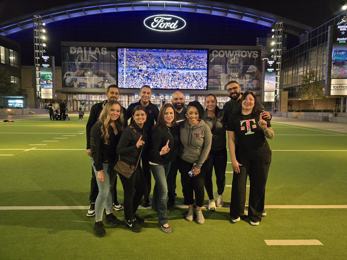 Mike Martinez (@mrm8907) on Twitter photo #dreamteam bringing world-class experiences to life! #SCExperience #TMobile <a href="/JonFreier/">Jon Freier</a> <a href="/MikeSievert/">Mike Sievert</a> #dreamteam bringing world-class experiences to life! #SCExperience #TMobile <a href="/JonFreier/">Jon Freier</a> <a href="/MikeSievert/">Mike Sievert</a>