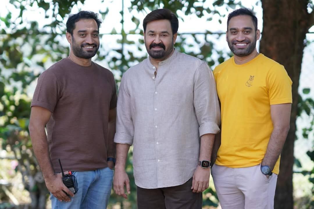 dcompleteactor's tweet photo. ഹൃദയപൂർവം...❤️

ഒരു കുടുംബ ചിത്രം. ..❤️💯

അഖിൽ സത്യനും അനൂപ് സത്യനും ഈ സിനിമയുടെ കൂടെയുണ്ട് എന്നത് തന്നെയാണ് ഈ സിനിമയിലുള്ള ഏറ്റവും വലിയ വിശ്വാസം. .❤️😍👍

#Hridayapoorvam https://t.co/itEwtOHLdX