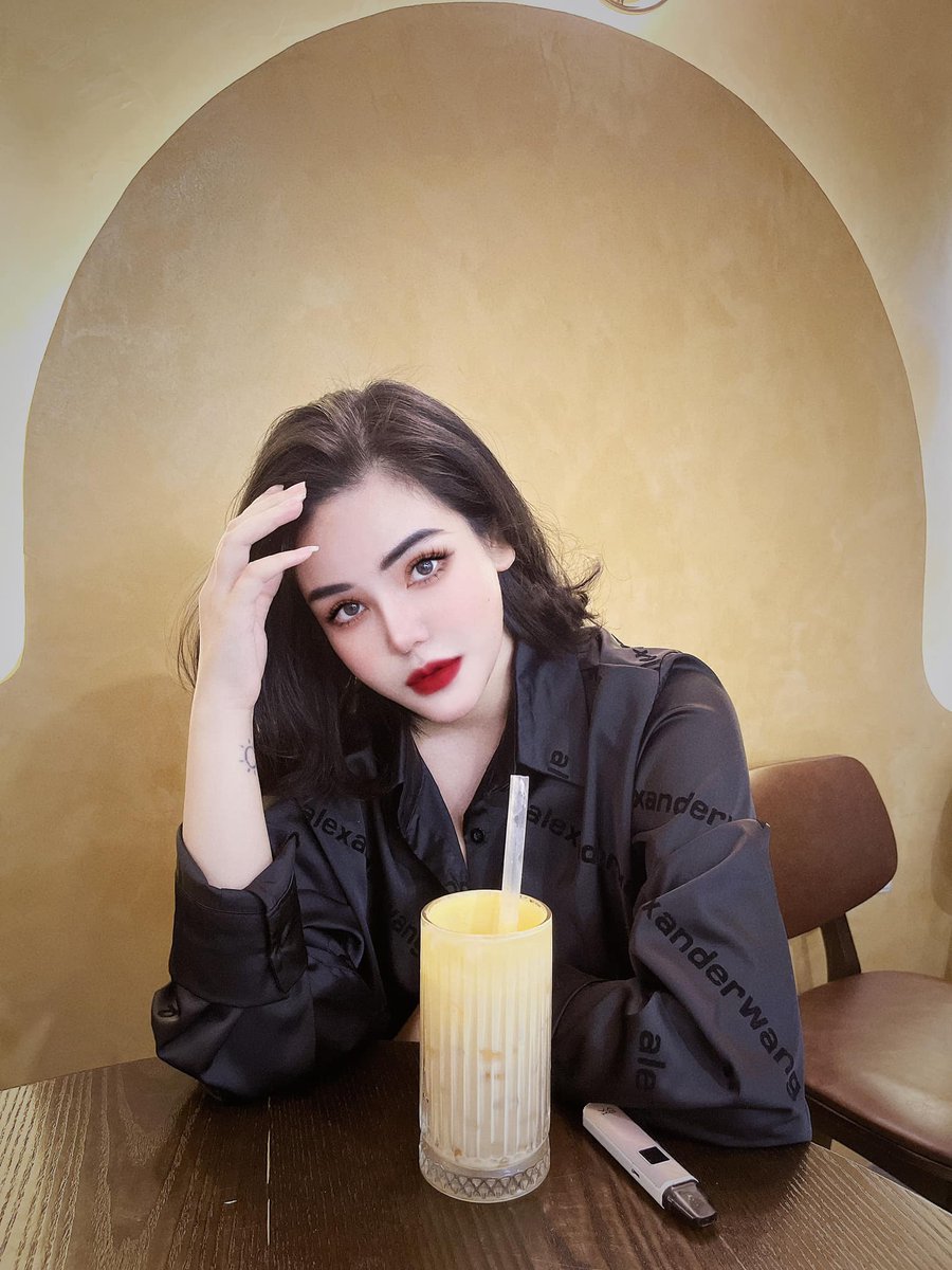 𝐂𝐡ì𝐦 𝐯à𝐨 𝐭𝐫𝐨𝐧𝐠 á𝐧𝐡 𝐦ắ𝐭 đắ𝐦 đ𝐮ố𝐢
𝐄𝐦 𝐧𝐠ỡ 𝐦ì𝐧𝐡 𝐧𝐡ư đ𝐚𝐧𝐠 đô𝐢 𝐦ươ𝐢 📷