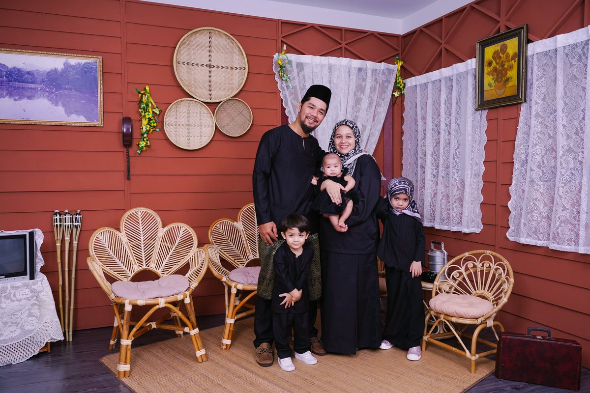 izzyphovid's tweet photo. Jom shoot RAYA dirumah anda sendiri...memori yang x dpat di bayar dengan wang ringgit..

Nak shoot RAYA RUMAH KE RUMAH...???
Murah2 je kita bagi...
Nk shoot OUTDOOR pon boleh...STUDIO pon boleh...
Pilihan ditangan anda...
https://t.co/uJZHprlimc https://t.co/bEVutBVYkr