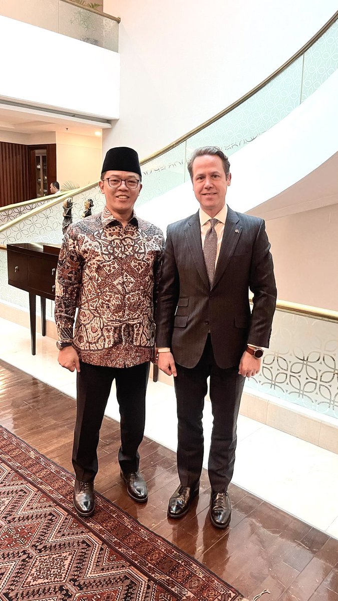 Mr. Niclas Kvarnstrom, the EU’s MD for Asia &amp; the Pacific, met Indonesian FM Sugiono to discuss stronger 🇪🇺🇮🇩 ties. Topics included fair trade, investment, multilateralism, &amp; green development. The EU values Indonesia as a key democratic &amp; economic partner