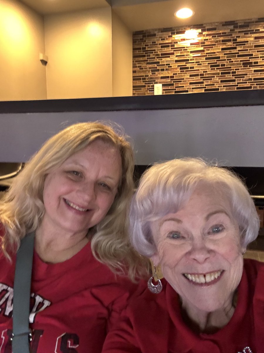 TheAuntieTut's tweet image. #TheRunninRebels Here again at the T&amp;amp;M with ⁦@UNLVgirl⁩ to watch our Runnin’ Rebels take on Utah State. #GOREBELSGO ‼️