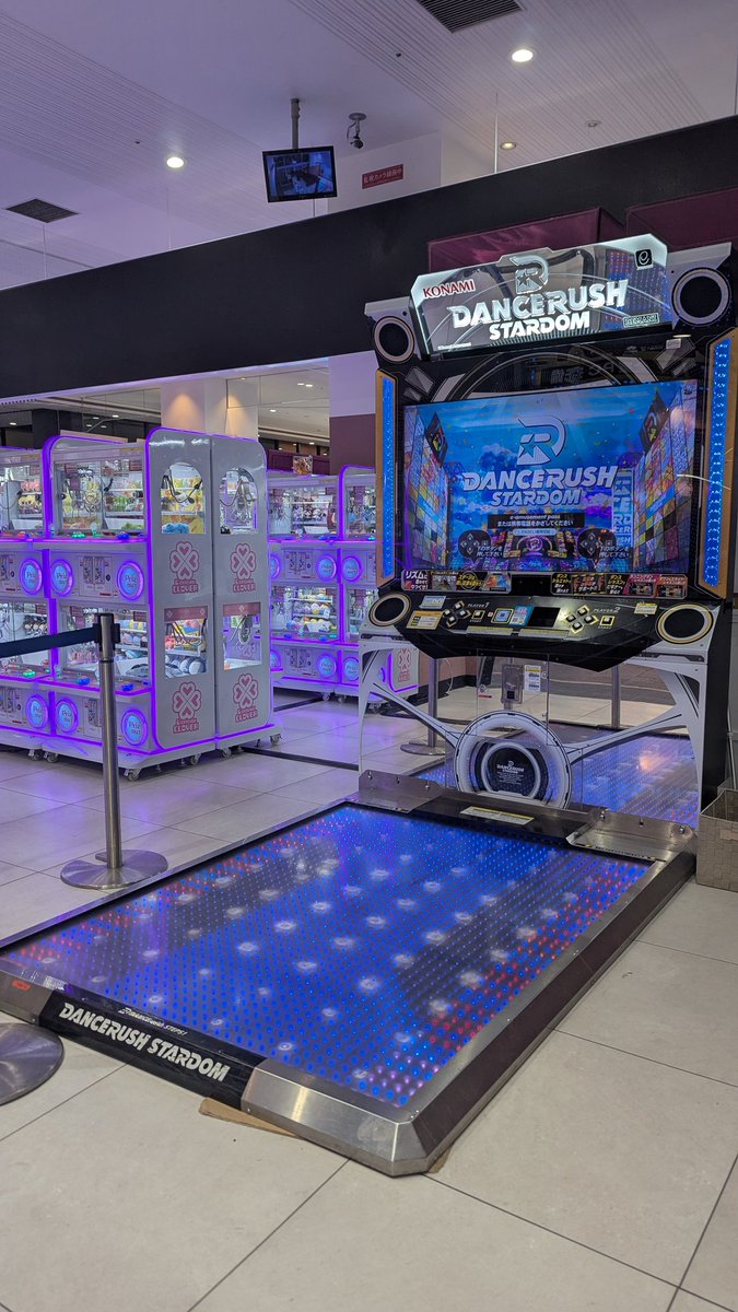 FNWeeaboo tweet media