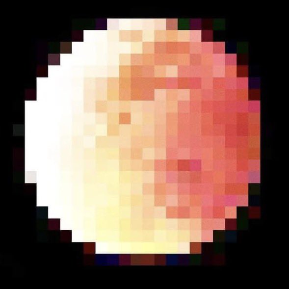 *Yo queriendo tomar fotos del eclipse*

La cámara de mi celular: