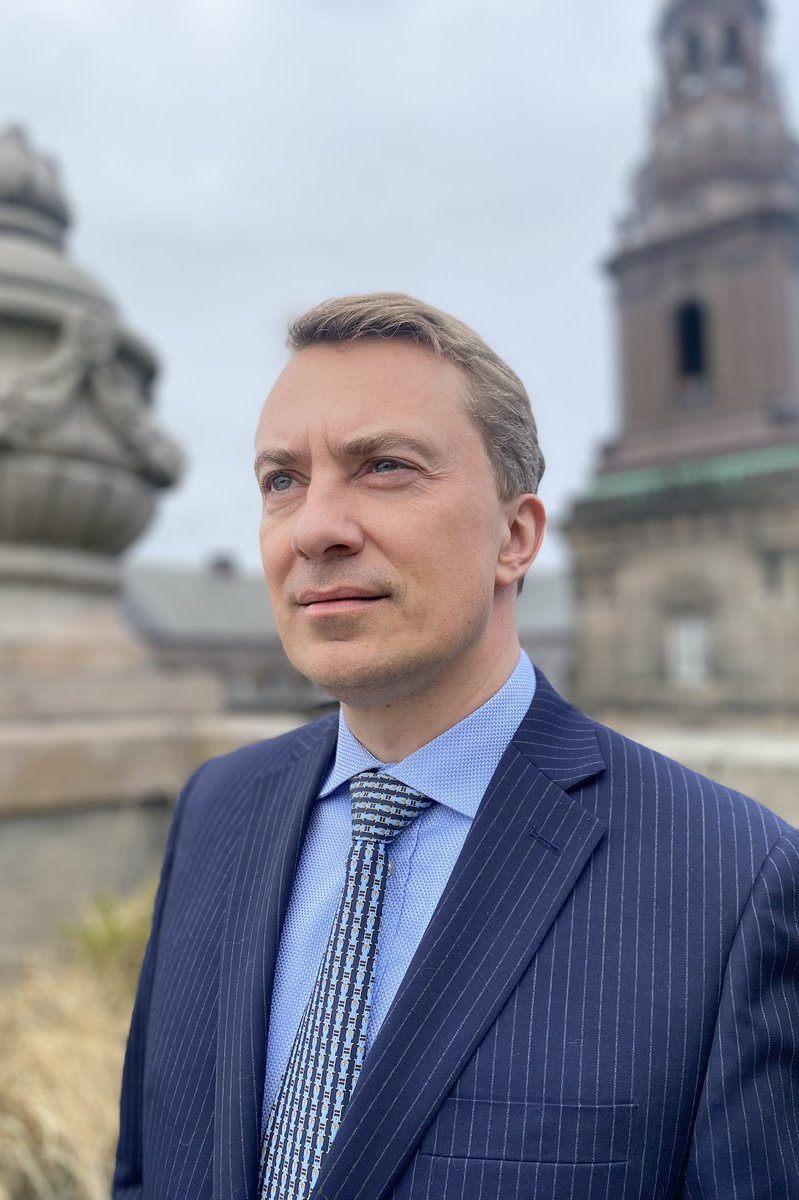 VI SKAL HAVE DANMARK TILBAGE!

Jeg tror, at mange danskere har det ligesom mig. Vi lever i et fantastisk land. Vi er et fantastisk folk. Vi har fantastiske forudsætninger for at leve gode liv. Men noget er ved at skride.

Vores ældre får vakuumpakket mad, mens omsorgen og