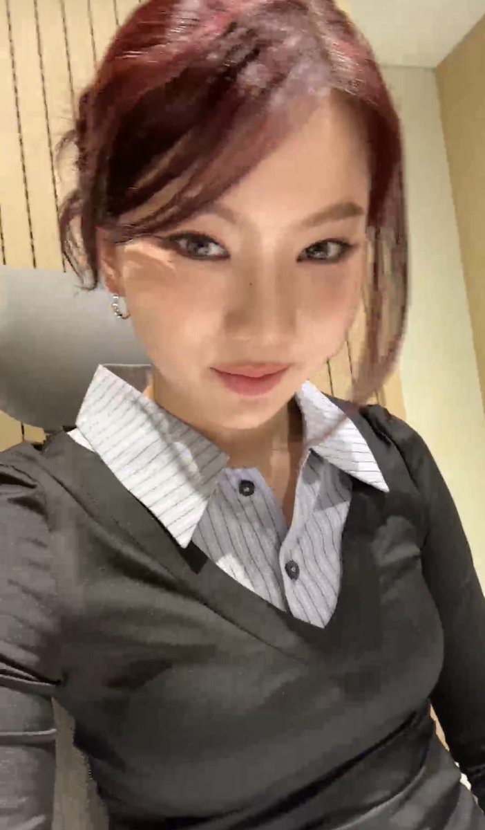 fleurswith's tweet image. isa 🫧 live!!