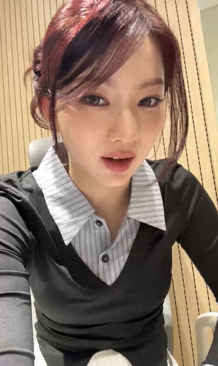 fleurswith's tweet image. isa 🫧 live!!