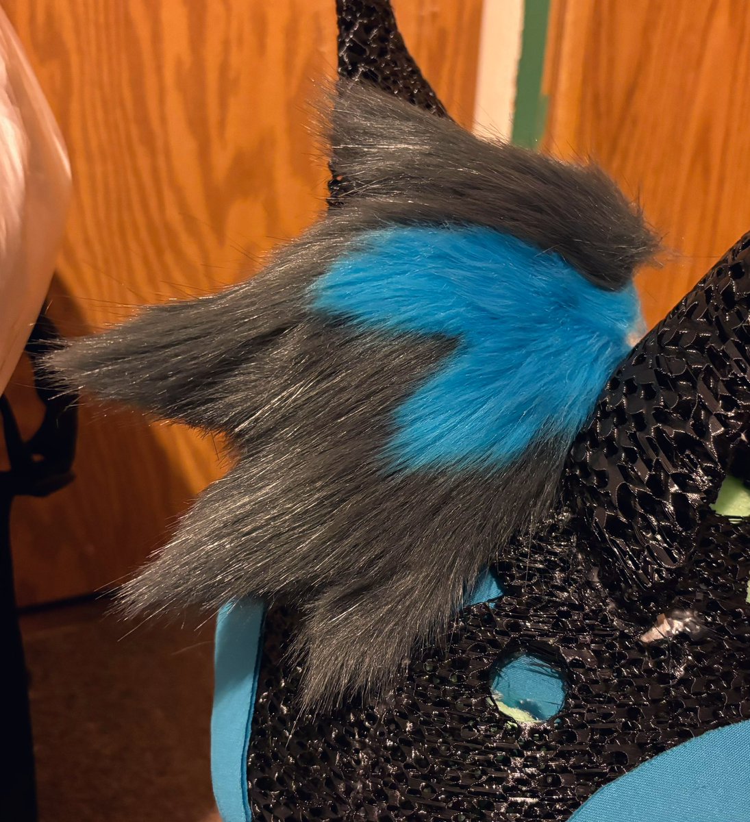 DEADFISH_CO's tweet image. little draw over while i finish up sewing the rest of this boy :3 + cool hair tuft