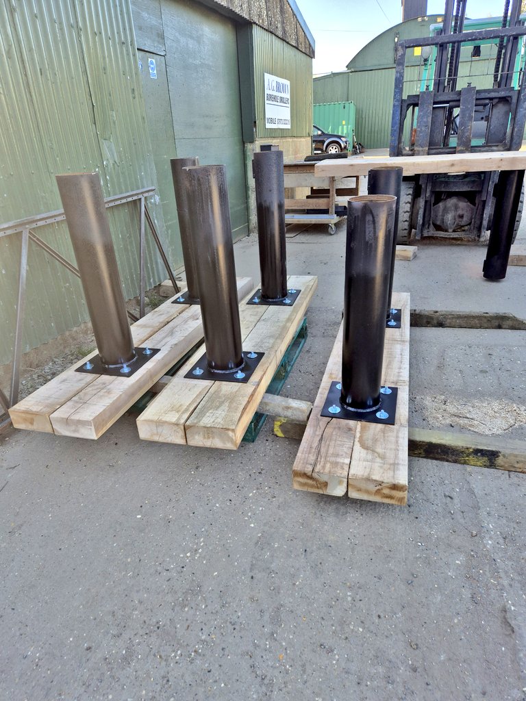 Tony Brown tweet media