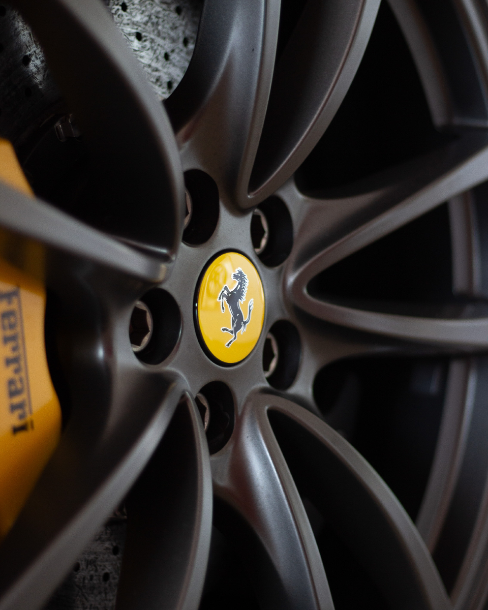It's #WheelCrushWednesday with Ferrari! Can you guess the model this stunning wheel belongs to? 

#Ferrari #GuessTheModel #ScuderiaSouthAfrica