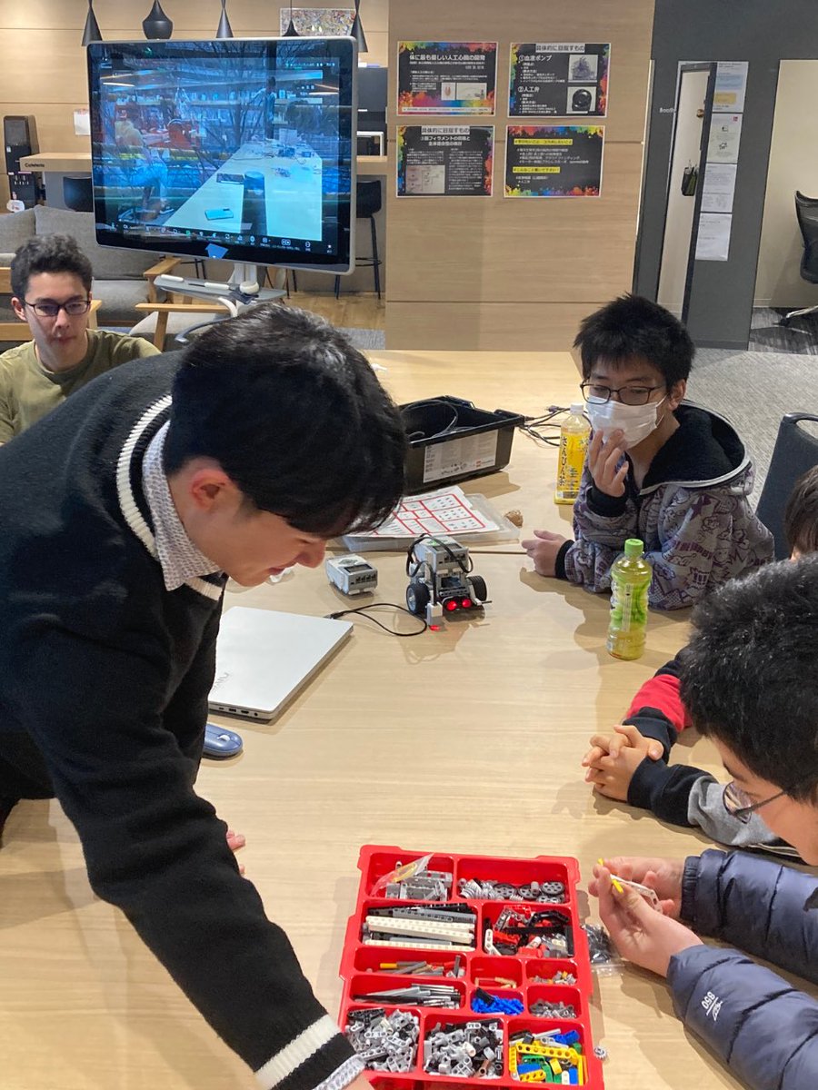 masason_f's tweet image. 【Event Report】
The Foundation’s first Robot Academy was held! Foundation members gave presentations on their research and engaged in hands-on activities with participants, assembling robots and operating circuits together.
#masasonfoundation
#scholarship
#community