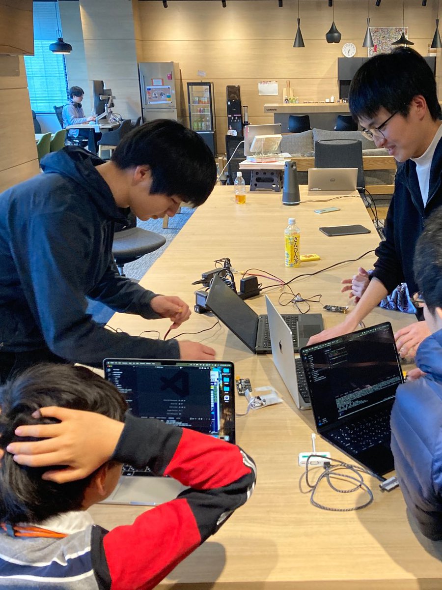 masason_f's tweet image. 【イベントレポート】
財団第1回ロボットアカデミーを開催!財団生が自身の研究について発表し、参加者と一緒にロボットの組み立てや回路の操作を実践しました。
#孫正義育英財団
#奨学金
#留学
#異能 #異才
#ギフテッド