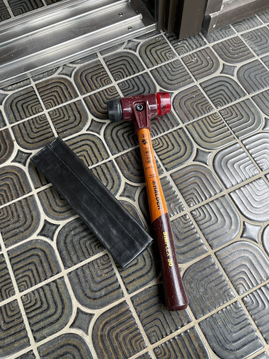 tatsu_shell's tweet image. 化粧カバーの押縁をこのセットで叩きこむ。
素手で持った時の手触りが物凄く良い。
叩いてて気持ちいい♡

#HALDER