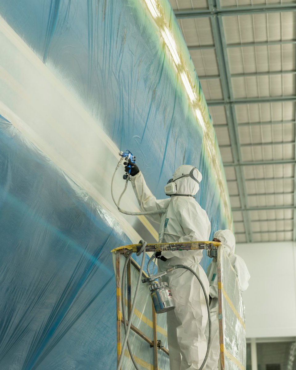 Swan 128-001 stands in the paint booth, one step closer to her final form. Precision, craftsmanship, and a flawless finish in progress. 💙💛

#NautorSwan #Swan128 #SwanMaxi