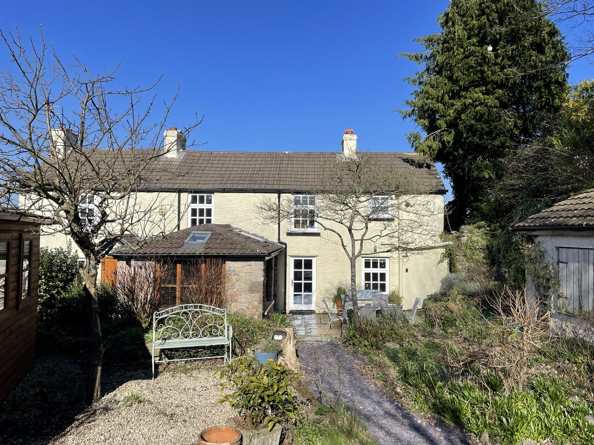 Great to see spring and summer bookings coming in at our Airbnb. Chepstow has a lot to offer visitors - great countryside and a magnificent castle! Still some opportunities to stay at Vauxhall Cottage 👉🏻 vauxhallcottage.com #Airbnb #Chepstow #VRBO 🏴󠁧󠁢󠁷󠁬󠁳󠁿