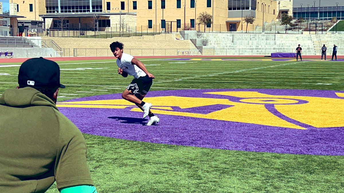 Elijah Guajardo (@elijah_guajardo) on Twitter photo Staying busy as always 
<a href="/Zaireanderson13/">Zaire Anderson</a> <a href="/CoachTPMiller/">Coach Miller</a> <a href="/coachmikemull/">michaelmull</a> <a href="/2MGE_/">𝟚𝕄 𝔾𝕣𝕚𝕕𝕚𝕣𝕠𝕟 𝔼𝕧𝕒𝕝𝕦𝕒𝕥𝕚𝕠𝕟𝕤</a> <a href="/SA_HCPreps/">SA_Hill CountryPreps</a> <a href="/recruit210TX/">SATX. Recruit</a> <a href="/dctf/">Dave Campbell's — TexasFootball.com</a> <a href="/LoneStarPrepsTX/">TX Prep Varsity</a> <a href="/PrepRedzoneTX/">Prep Redzone Texas</a> <a href="/SATXrecruiting/">NSR Texas (South, Central, East Texas)</a> Staying busy as always 
<a href="/Zaireanderson13/">Zaire Anderson</a> <a href="/CoachTPMiller/">Coach Miller</a> <a href="/coachmikemull/">michaelmull</a> <a href="/2MGE_/">𝟚𝕄 𝔾𝕣𝕚𝕕𝕚𝕣𝕠𝕟 𝔼𝕧𝕒𝕝𝕦𝕒𝕥𝕚𝕠𝕟𝕤</a> <a href="/SA_HCPreps/">SA_Hill CountryPreps</a> <a href="/recruit210TX/">SATX. Recruit</a> <a href="/dctf/">Dave Campbell's — TexasFootball.com</a> <a href="/LoneStarPrepsTX/">TX Prep Varsity</a> <a href="/PrepRedzoneTX/">Prep Redzone Texas</a> <a href="/SATXrecruiting/">NSR Texas (South, Central, East Texas)</a>