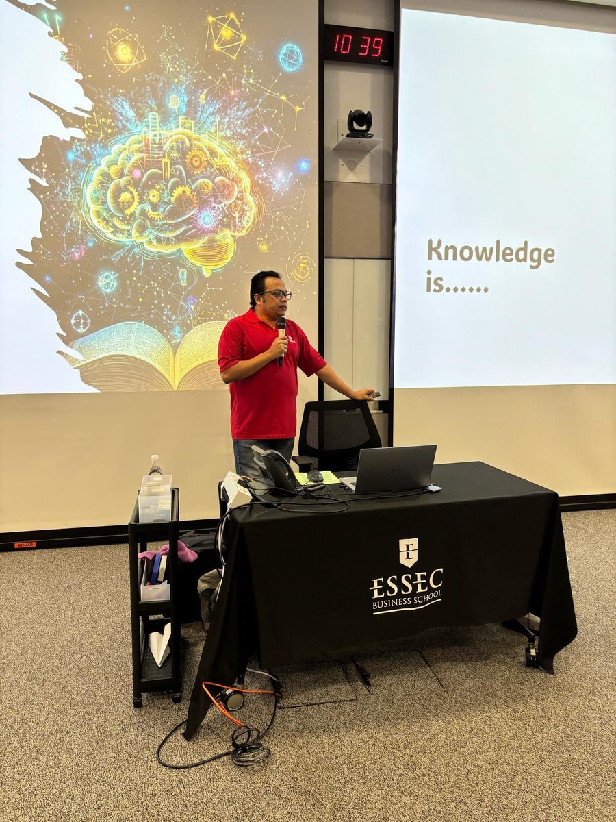 priyoshopb2b's tweet image. Our visionary CEO, Asikul Alam Khan, inspired Global BBA students at one of the top European business school- ESSEC Business School, sharing his entrepreneurial journey and glimpse of PriyoShop!

#PriyoShop #ESSEC #Entrepreneurship #StartupJourney #GlobalBusiness
