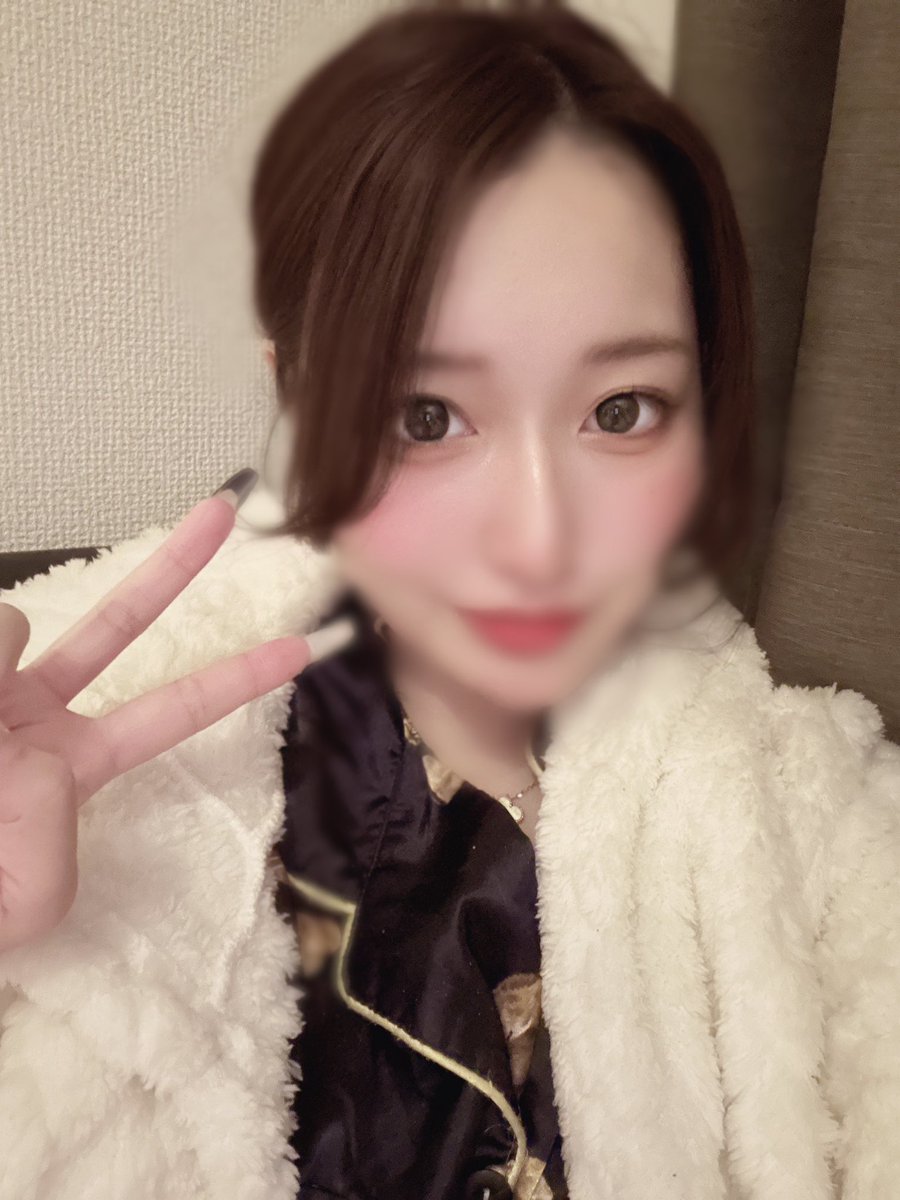 生きてる.ᐟ.ᐟめん♡えす辞めてません&gt; &lt; 
新しい在籍決まったから近々また更新していきます🐇ྀི