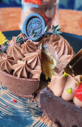 chocolatRip's tweet photo. 【Tea Party -chocolat-】

ご好評をいただき3/26まで延長が決まりました🍓
ただいまご予約受付中です♪

苺とチョコレートを贅沢に味わえるこの季節だけの特別な一皿です。
ぜひご賞味くださいませ。

※三宮本店限定 https://t.co/nAsywHTtbk