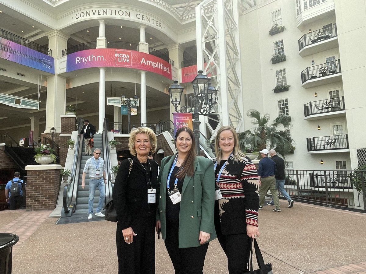 Stephanie Foster tweet media