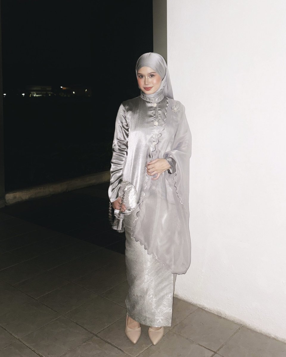 Cantik kan baju ni? Harga pun bawah RM200 je. Siap dapat FREE selendang! Tak payah beli asing 😍

10RT i spill 🫴🏻