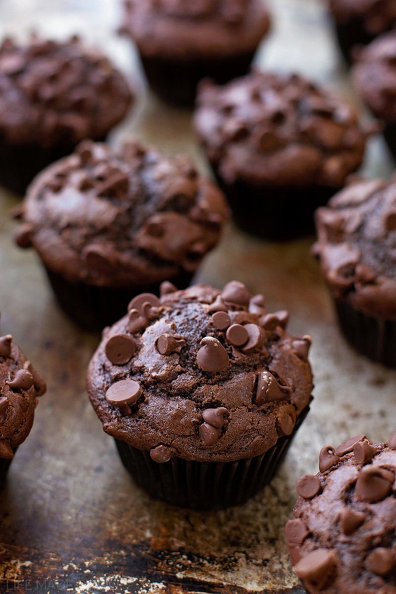 LMadeSimple's tweet image. Dessert for breakfast? When it's made with better ingredients, why not?! 🍫 Enjoy these Double Chocolate Muffins without the sugar crash! #QuickBakes #ChocolateRush tinyurl.com/yc7w2ufs