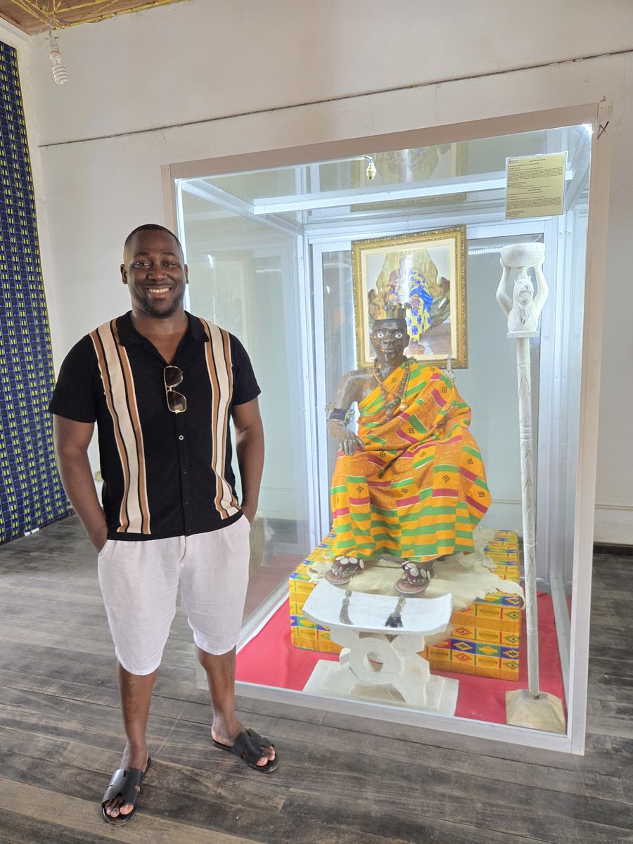 BHKabengele's tweet photo. 🐘AKWABA🙏🏾 Si vous passez par la #CIV🇨🇮 Je vous invite à visiter le #MuséeNationalduCostume #GrandBassam Richesse socio-culturelle à travers le style vestimentaire #Akan #Krou #Mandé #Gour 
La #tradition et l'#histoire sur le corps 
Merci à ceux qui font vivre ce musée...🇨🇮🙏🏾 https://t.co/p48ohi9Fc1