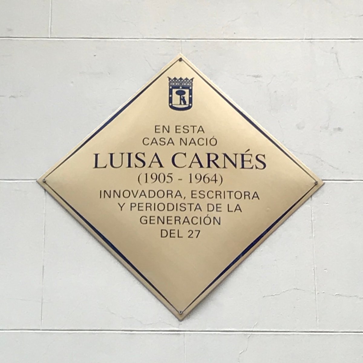"Hoy sabemos que las mujeres valen más que para remendar ropa vieja, para la cama y para los golpes de pecho; la mujer vale tanto como el hombre para la vida política y social."

Luisa Carnés fallecía #TalDíaComoHoy en 1964