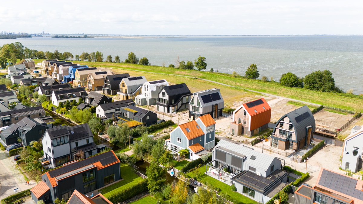 De beschikbaarheid van #drinkwater staat onder druk. Ook voor drinkwater is meer #ruimte nodig om de toekomstige productie te waarborgen. Dit is een urgent en groeiend probleem, dat speelt in heel Nederland en ook specifiek in de MRA, blijkt uit onderzoek: metropoolregioamsterdam.nl/drinkwater-voe…