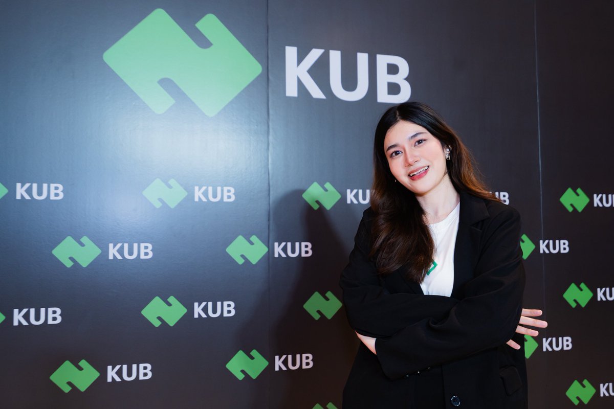 #CryptoGirl 👀