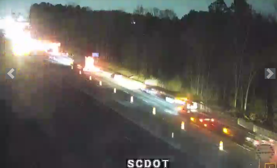TrafficTeam9's tweet photo. ALERT: Left lanes are closed for overnight interchange improvement I-77 NB approaching SC 160. Expect delays #FtMill #YorkCo #clt #cltraffic #clttraffic https://t.co/NbOnCr7iCq