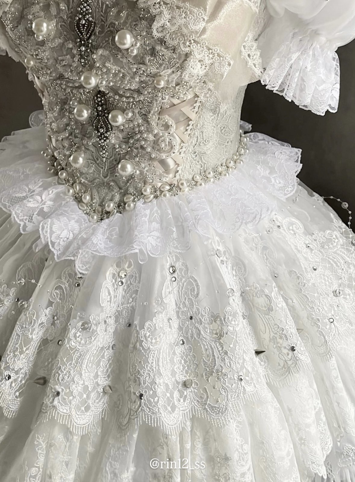 桜庭@衣装断捨離中 隠さず全部見せます】多すぎて管理できなかった服、半分に断捨