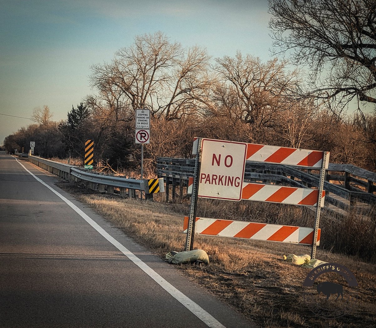 The cranes are back! 🏞️

As thousands of Sandhill Cranes make their way through Nebraska, we know many of you will be heading out to see this incredible migration. Before you go, keep these tips in mind to stay safe and respectful:

✅ Park Smart – Pull onto the shoulder as much
