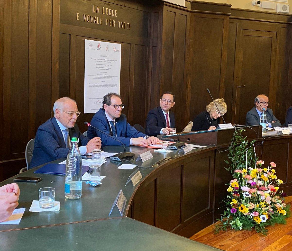 ConsRegLiguria's tweet image. #ConsiglioRegionaleLiguria #Corecom Questa mattina a Imperia il convegno "Terza età: uso consapevole delle tecnologie digitali e dei mezzi di comunicazione" promosso dal Corecom, Comune di Imperia, Anci con il patrocinio dell'Agcom @stefanoballeari regione.liguria.it/homepage-consi…