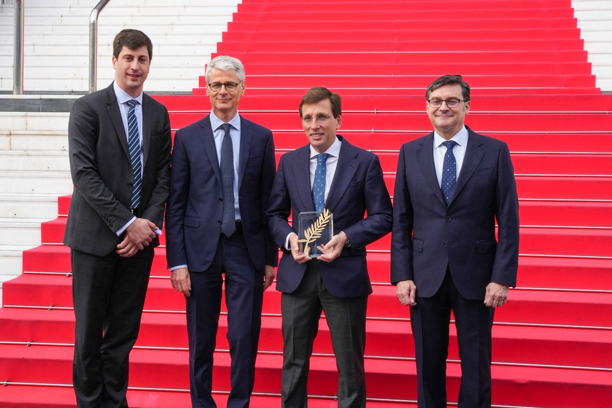 Ayuntamiento Madrid (@madrid) on Twitter photo 📢Madrid apuesta por liderar la construcción de viviendas 🏘️ asequibles en Europa durante la próxima década
✅El alcalde de #Madrid <a href="/AlmeidaPP_/">José Luis Martínez-Almeida</a> participa en la feria inmobiliaria #MIPIM que se celebra en Cannes
👉informate.madrid.es/iendj3 📢Madrid apuesta por liderar la construcción de viviendas 🏘️ asequibles en Europa durante la próxima década
✅El alcalde de #Madrid <a href="/AlmeidaPP_/">José Luis Martínez-Almeida</a> participa en la feria inmobiliaria #MIPIM que se celebra en Cannes
👉informate.madrid.es/iendj3