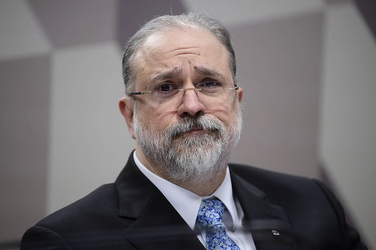RicardoBerezin's tweet image. É difícil acompanhar os milhares de penduricalhos que são pagos a membros do Judiciário e MP
Não é força de expressão. Há 2600 nomenclaturas diferentes para os adicionais criados
Um deles merece a nossa atenção: a compensação por assunção de acervo processual ou administrativo
