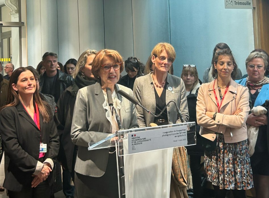La FNSEA (@fnsea) on Twitter photo ♀🚜 Les #FemmeAgricultrice de la #FNSEA étaient présentes avec @cathyfaivre au ministère de l’agriculture (<a href="/Agri_Gouv/">Ministère Agriculture et Souveraineté alimentaire</a>), hier, pour une journée dédiée à la place des femmes en agriculture, dans le cadre de la #JourneeInternationaleDesDroitsdesFemmes du 8 mars.
👉 <a href="/AnnieGenevard/">Annie Genevard</a>, ♀🚜 Les #FemmeAgricultrice de la #FNSEA étaient présentes avec @cathyfaivre au ministère de l’agriculture (<a href="/Agri_Gouv/">Ministère Agriculture et Souveraineté alimentaire</a>), hier, pour une journée dédiée à la place des femmes en agriculture, dans le cadre de la #JourneeInternationaleDesDroitsdesFemmes du 8 mars.
👉 <a href="/AnnieGenevard/">Annie Genevard</a>,