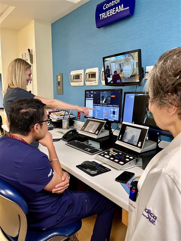 Mayo Clinic (@mayoclinic) on Twitter photo Dr. Sutton, a Mayo Clinic resident, completed an observational rotation in radiation oncology at <a href="/medicasur/">Médica Sur</a>, a Mayo Clinic Care Network member. Passionate about serving the Latin/Hispanic community, she gained experience serving this population while enhancing her expertise. Dr. Sutton, a Mayo Clinic resident, completed an observational rotation in radiation oncology at <a href="/medicasur/">Médica Sur</a>, a Mayo Clinic Care Network member. Passionate about serving the Latin/Hispanic community, she gained experience serving this population while enhancing her expertise.