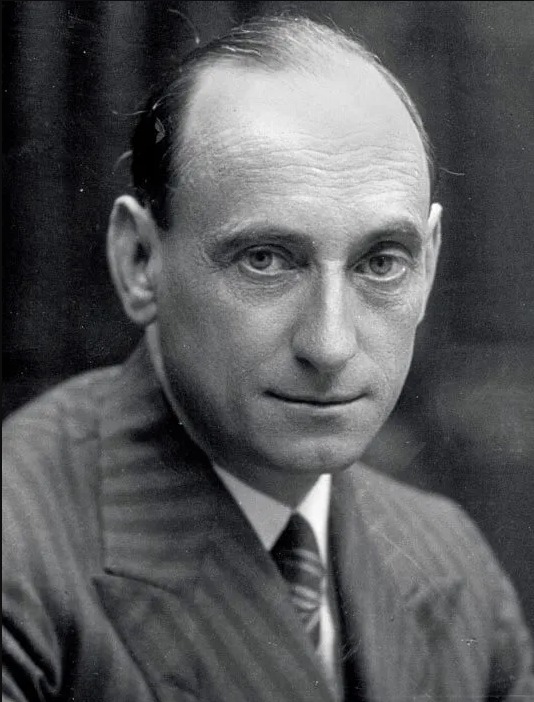 Ven ás visitas guiadas de todos os mércores ás 18.00 horas e coñece máis sobre a figura de Santiago Casares Quiroga, presidente do Goberno durante a II República e coruñés. Descubre a súa Casa Museo. Entrada de balde até completar a capacidade. Non require inscrición previa.