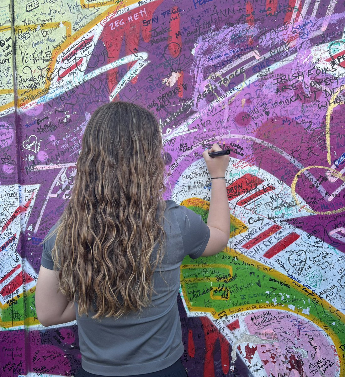 In Belfast today visiting the Peace Wall! 

<a href="/StarsNat16U/">Stars National 16U</a> <a href="/StarsParson/">MD Stars National/Fastpitch-Parson</a> <a href="/MAMustangSball/">Madison Academy Mustangs Softball</a> <a href="/NCSACoachDaily/">Jess Daily</a>