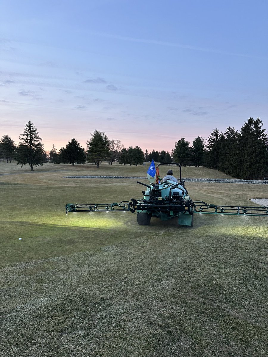 OGCgrounds's tweet image. Spring is here! Busy last 2 weeks at OGC. New trees going in, renovated 13 tee, first cup and first spray of the year (seedhead suppression). Continuing on stumphole cleanup as we head into our first tournament of the year on Saturday. BUCKLE UP!