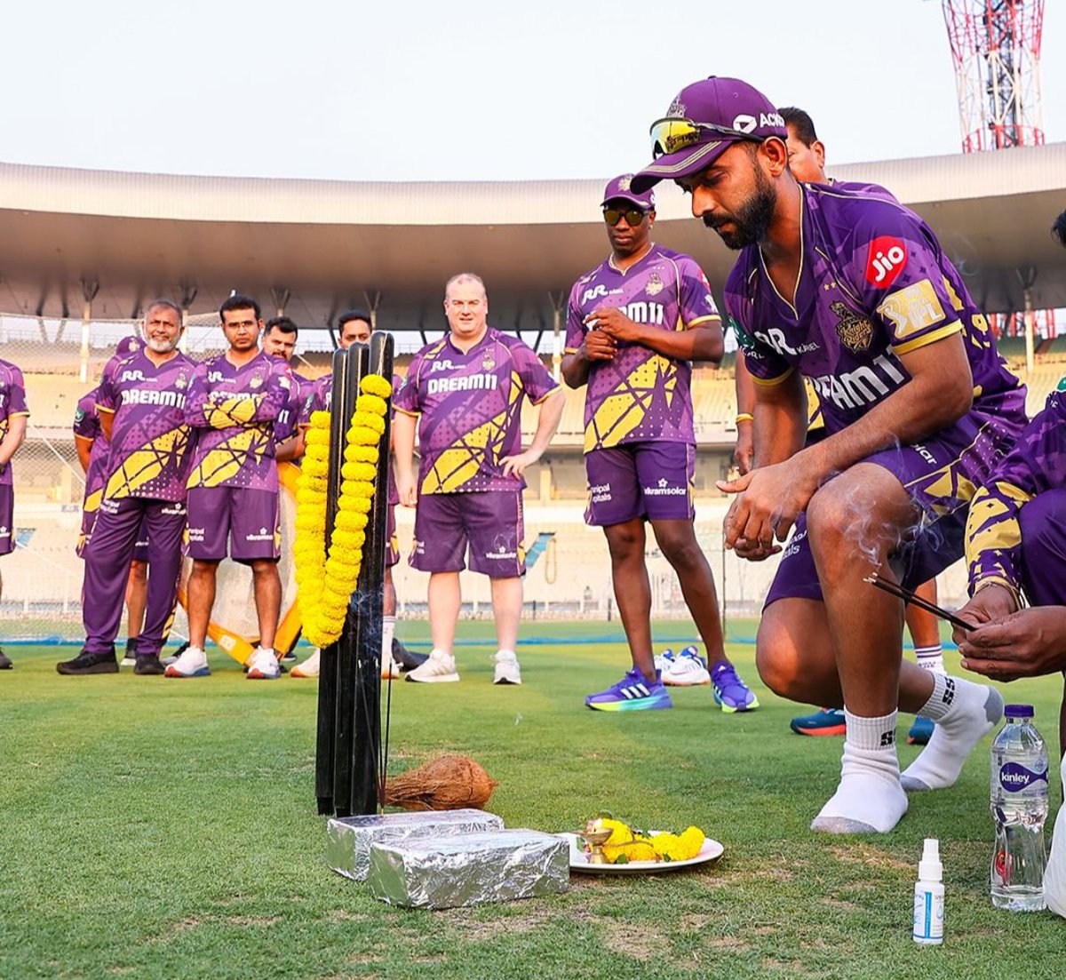 CricCrazyJohns's tweet image. Kolkata Knight Riders starts the IPL 2025 with traditional Wicket Pujo 💜 🙏