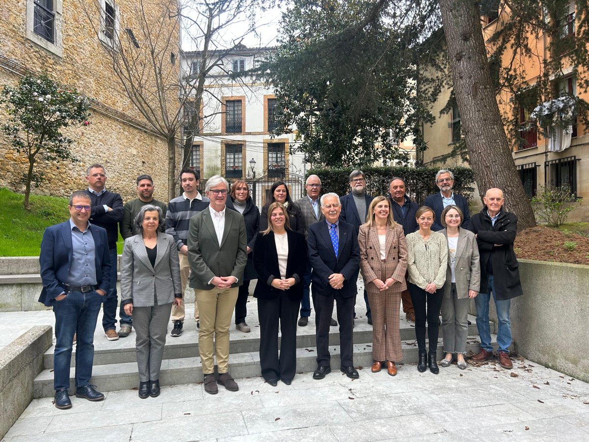 Principado de Asturias (@gobasturias) on Twitter photo 🎯El <a href="/GobAsturias/">Principado de Asturias</a> impulsa el Observatorio y Consejo Social para el 𝐑𝐞𝐭𝐨 𝐃𝐞𝐦𝐨𝐠𝐫𝐚́𝐟𝐢𝐜𝐨 como herramienta para fijar y atraer población
➡️El órgano aborda en su primera reunión la zonificación demográfica y el impulso al Centro de Innovación Territorial (CIT)
👥Entre 🎯El <a href="/GobAsturias/">Principado de Asturias</a> impulsa el Observatorio y Consejo Social para el 𝐑𝐞𝐭𝐨 𝐃𝐞𝐦𝐨𝐠𝐫𝐚́𝐟𝐢𝐜𝐨 como herramienta para fijar y atraer población
➡️El órgano aborda en su primera reunión la zonificación demográfica y el impulso al Centro de Innovación Territorial (CIT)
👥Entre