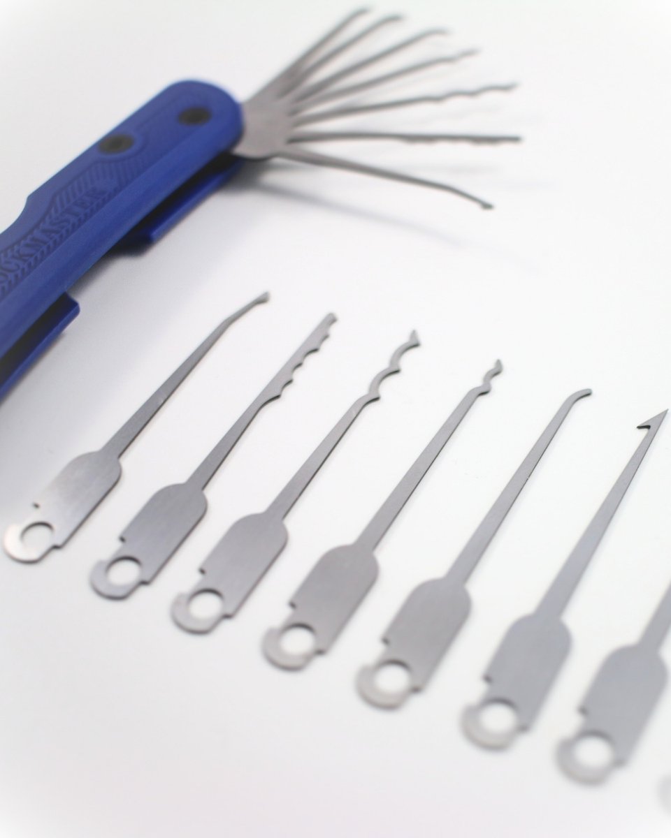ZiehFix's tweet photo. Die Ersatzpicks für das LOCKMASTER® Taschenmesser Pickset sind speziell entwickelt, um Ihre Arbeit im Bereich Lockpicking zu verbessern. 

#LOCKMASTER #Werkzeuge #Lockpicking #Ersatzpicks #ZIEHFIX #Tools #ReplacementPicks https://t.co/bzLygAlHSQ
