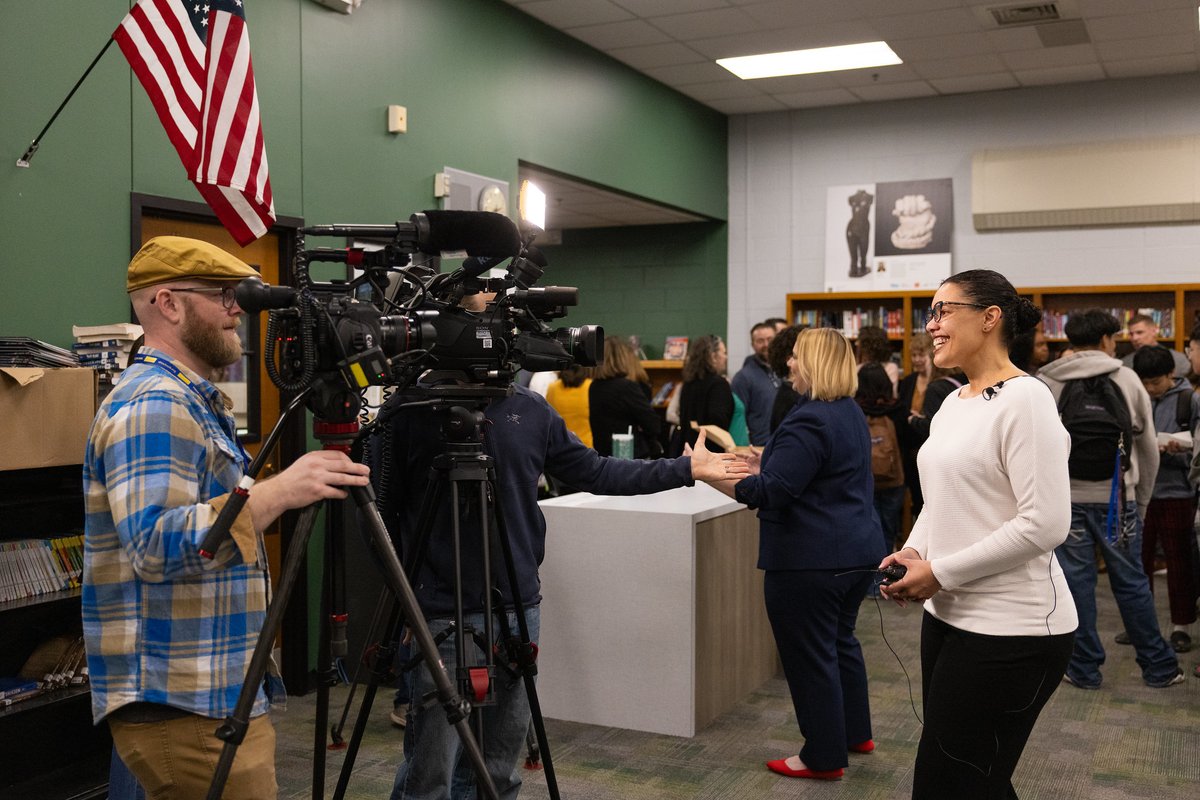 All Harding Middle School students now have 529 education savings accounts thanks to a $140,000 grant from <a href="/midiowahealth/">Mid-Iowa Health Fdn</a> to <a href="/ByDegreesDSM/">ByDegreesDSM</a>. Students can earn $200 each year they attend Harding and <a href="/DM_North/">DM North High School</a>  by meeting academic and personal milestones. flic.kr/s/aHBqjC5aWX